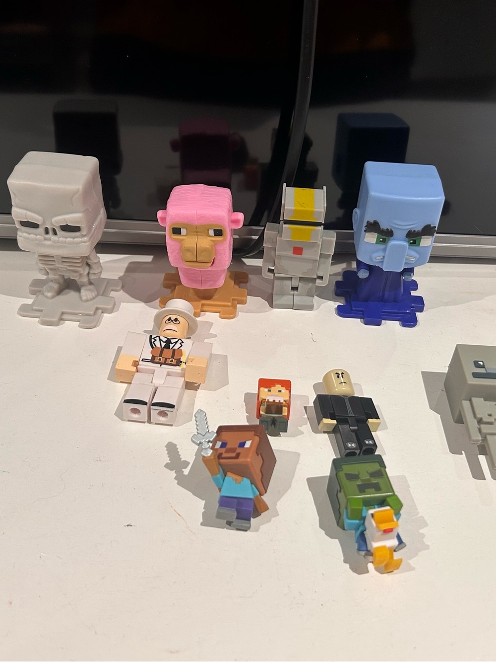 Minecraft/Roblox - Picture 2 of 2
